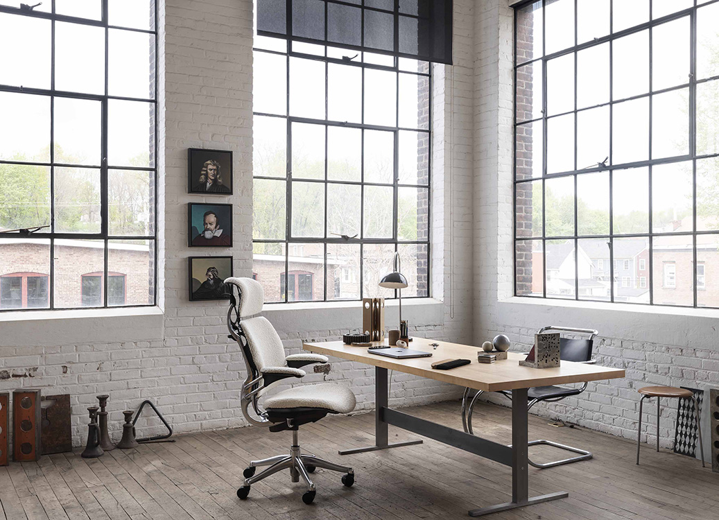 Freedom Task en textil Kvadrat Elle con estructura de aluminio pulido