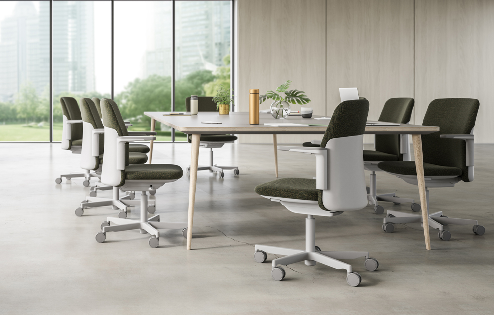 Image of office setup featuring the humanscale freedom task chair.